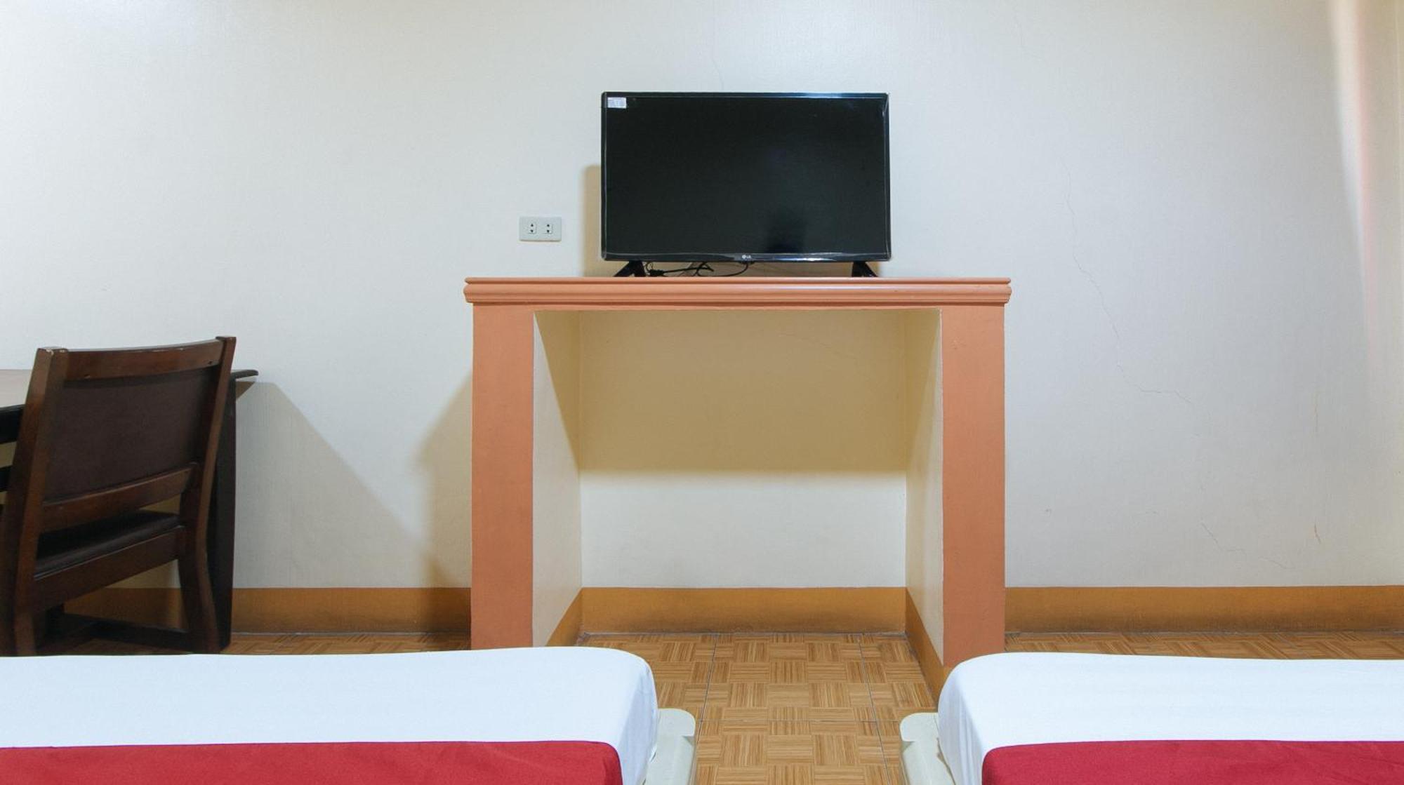 Reddoorz @ Golden Victory Hotel Mabalacat Pampanga Exterior photo